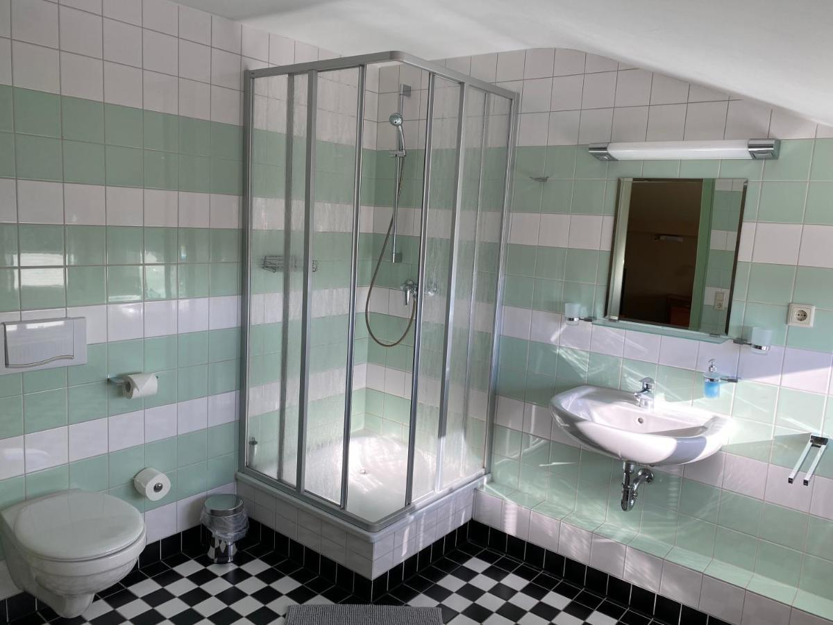 Gaestehaus Am Klinikum Halle  Ngoại thất bức ảnh